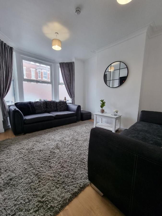 23 Woodhouse Villa Stoke-on-Trent ภายนอก รูปภาพ